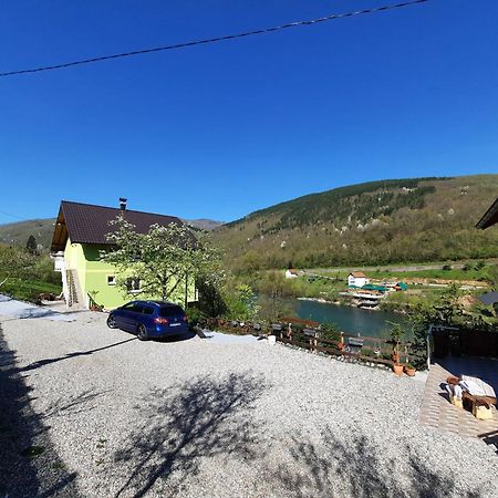 Apartmani Vila Na Drini Foca Eksteriør bilde