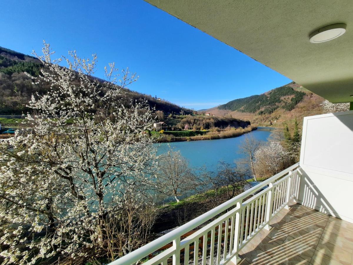 Apartmani Vila Na Drini Foca Eksteriør bilde